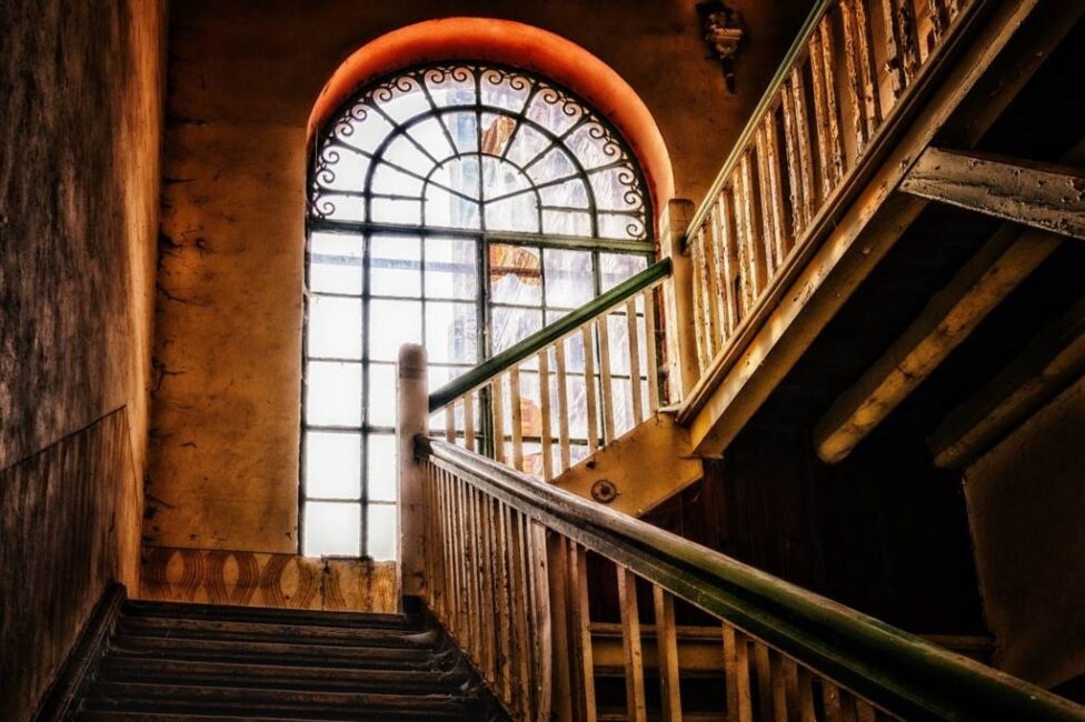 Schody na antresolę DIY (zrób to sam)