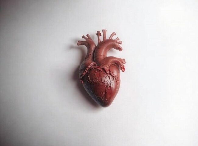 Cena tatuażu serca na małym palcu